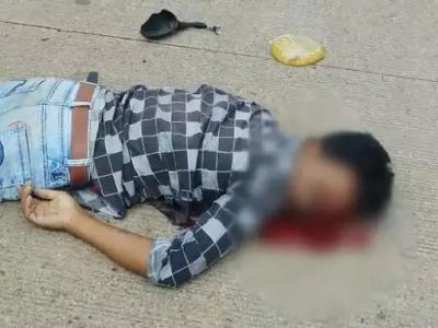 कोयला लदे ट्रक के पीछे जा घुसी तेज रफ्तार बाइक, युवक की मौके पर मौत