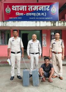 मोबाइल टावर से  बैटरी चोरी करने वाला फरार आरोपी गिरफ्तार, तमनार पुलिस ने चोरी की 2 बैटरियां की बरामद कर भेजा जेल